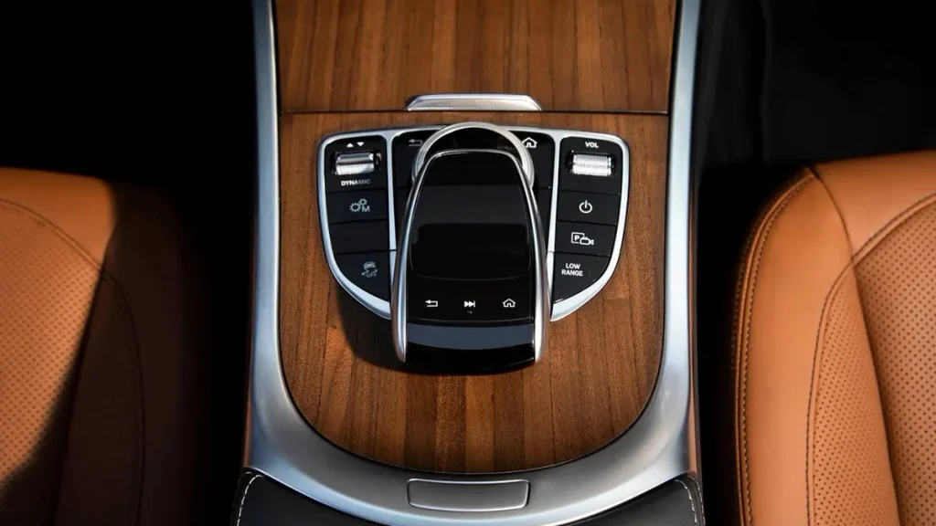 مواصفات سيارة مرسيدس جي كلاس 2023 &ndash; لمسات داخلية بجودة بريميوم