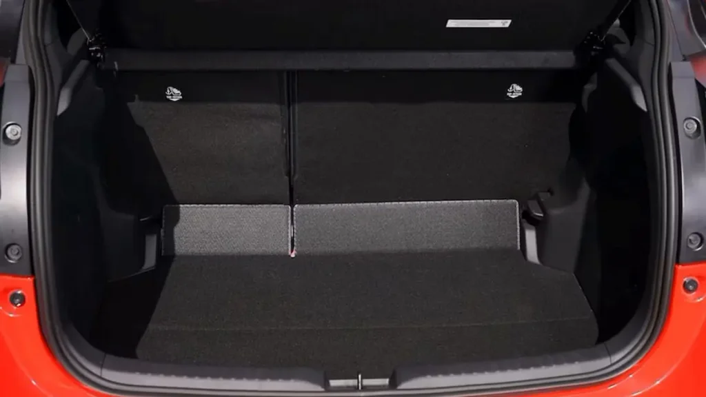 مواصفات سيارة تويوتا يارس 2023 &ndash; مقصورة واسعة بتشطيبات راقية