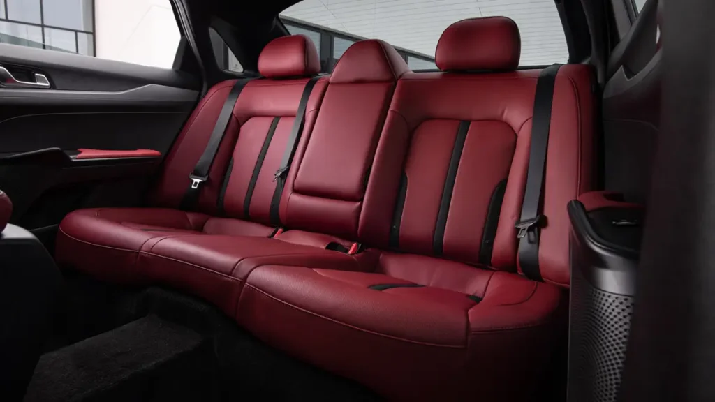 مواصفات سيارة كيا أوبتيما K5 2023 &ndash; تصميم داخلي فاخر ومريح