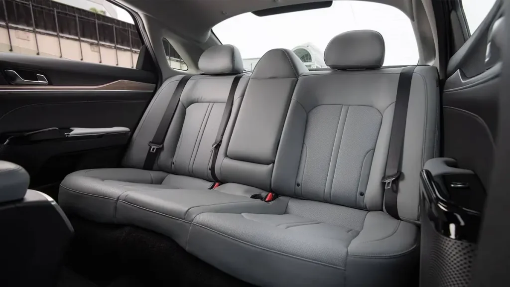 مواصفات سيارة كيا أوبتيما K5 2024 &ndash; تصميم داخلي فاخر ومريح