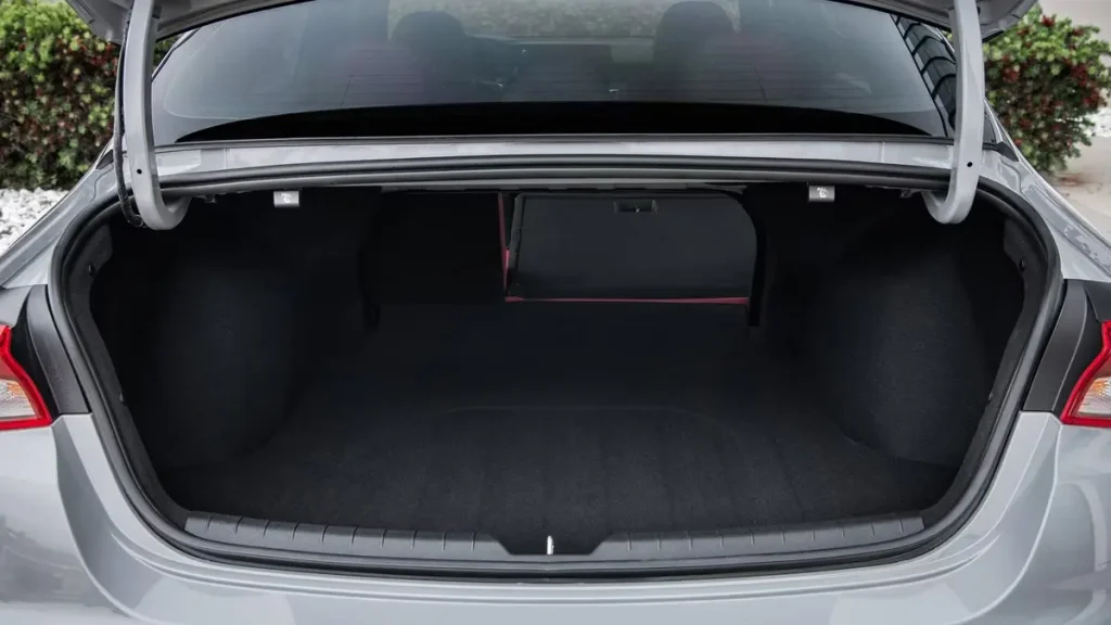 مواصفات سيارة كيا أوبتيما K5 2024 &ndash; لمسات داخلية بجودة بريميوم