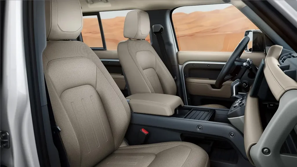 مواصفات سيارة لاند روفر ديفندر 2024 &ndash; تصميم داخلي فاخر ومريح