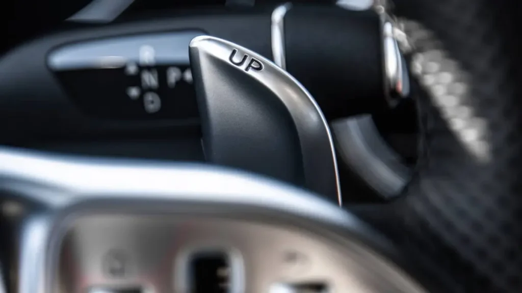 مواصفات سيارة مرسيدس سي كلاس كوبيه 2023 &ndash; مساحة داخلية واسعة ومريحة