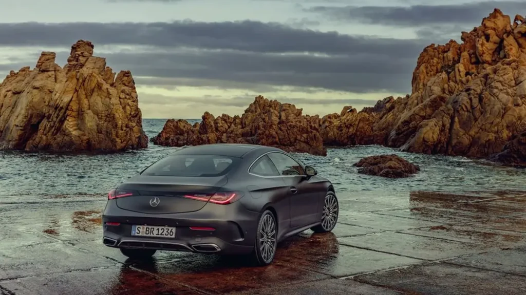 مواصفات سيارة مرسيدس سي كلاس كوبيه 2024 &ndash; هيكل انسيابي بخطوط ديناميكية