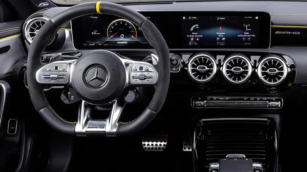 مواصفات سيارة مرسيدس CLA 2023 &ndash; تصميم داخلي فاخر ومريح