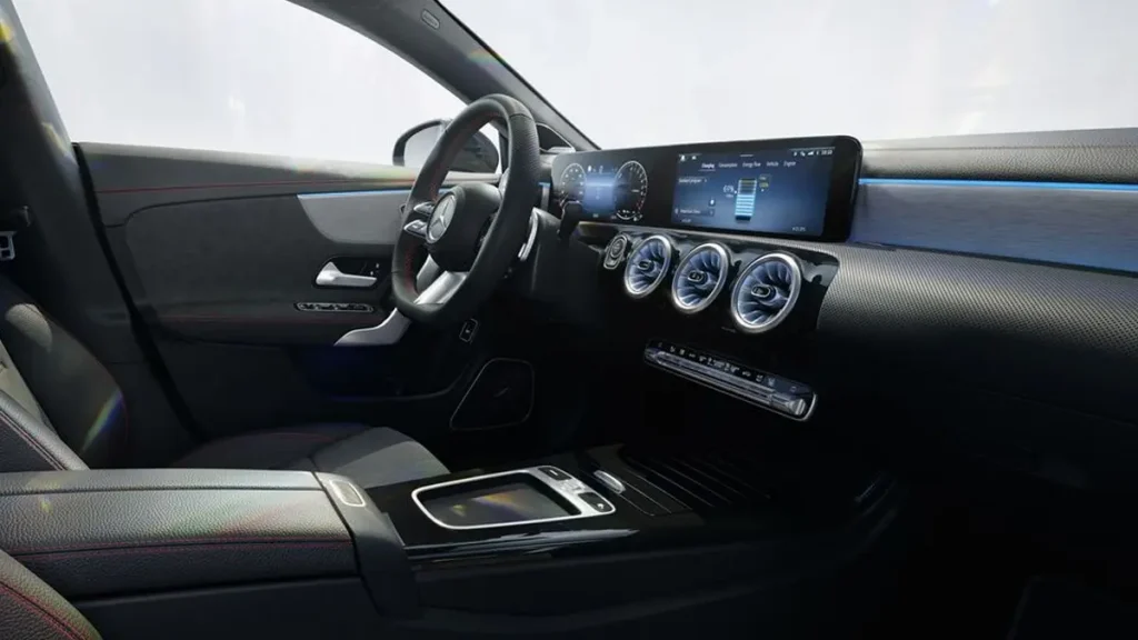 تصميم مرسيدس CLA 2024 الداخلي