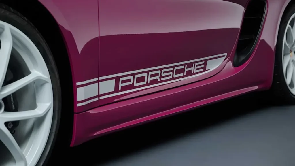 مواصفات سيارة بورش بوكستر 2024 – هيكل انسيابي بخطوط ديناميكية