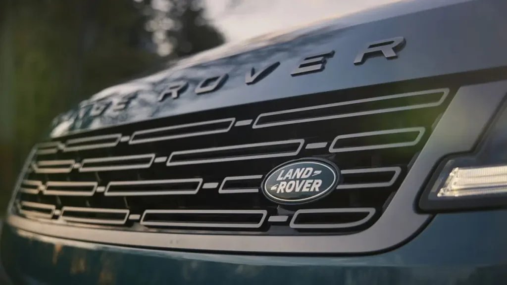 مواصفات سيارة رنج روفر سبورت 2023 – من الخارج بجودة عالية