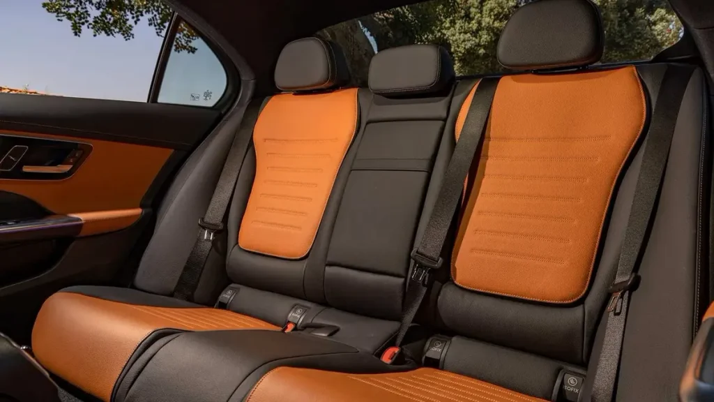 مواصفات سيارة مرسيدس سي كلاس 2023 &ndash; مقصورة واسعة بتشطيبات راقية