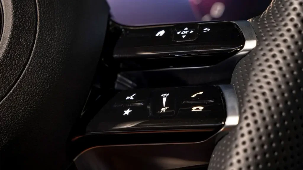 مواصفات سيارة مرسيدس سي كلاس 2023 &ndash; مواد عالية الجودة في التصميم