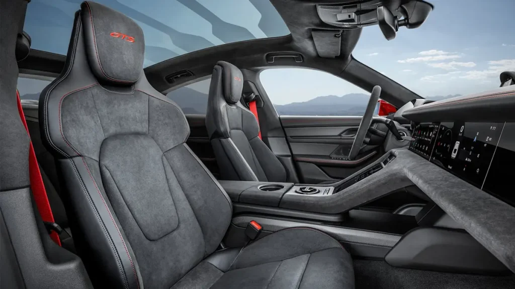 مواصفات سيارة بورش تايكان 2023 – تصميم من الداخل