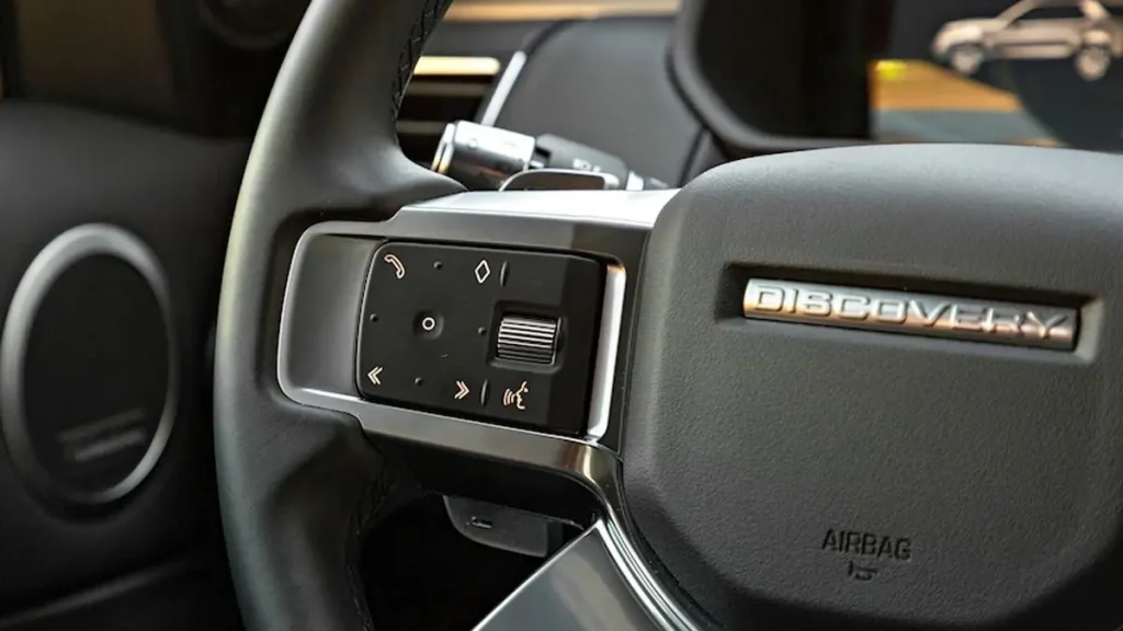 مواصفات سيارة لاند روفر ديسكوفري 2024 &ndash; تصميم من الداخل بتفاصيل واضحة