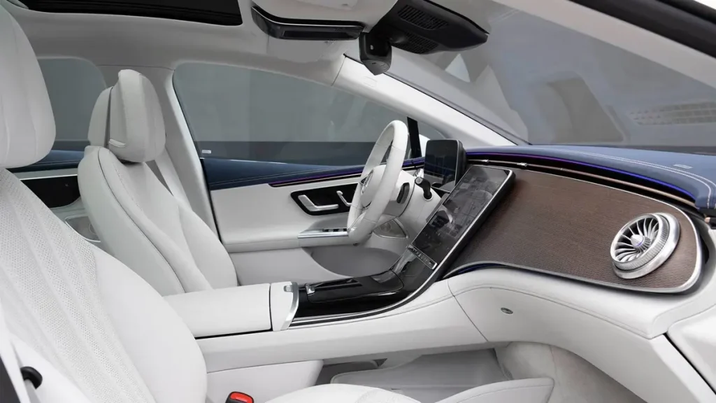 مواصفات سيارة مرسيدس EQE 2023 &ndash; تصميم من الداخل&nbsp; بجودة عالية