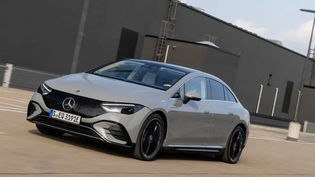 مواصفات سيارة مرسيدس EQE 2024 – تصميم من الخارج من منظور مميز