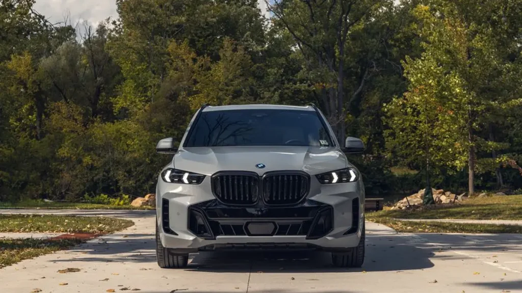 تصميم بي إم دبليو X5 2024 من الخارج 1