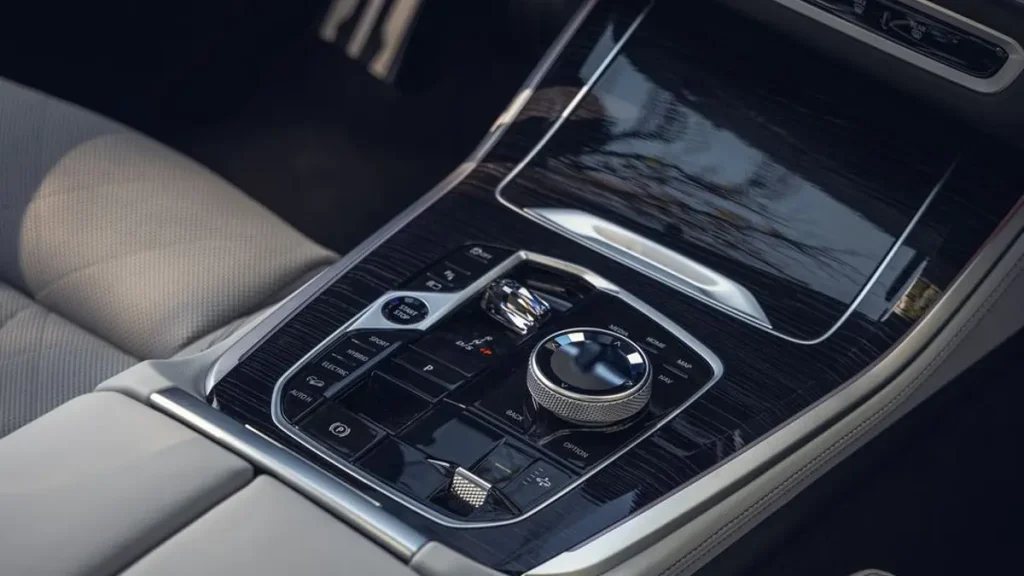 تصميم بي إم دبليو X5 2024 من الداخل 5