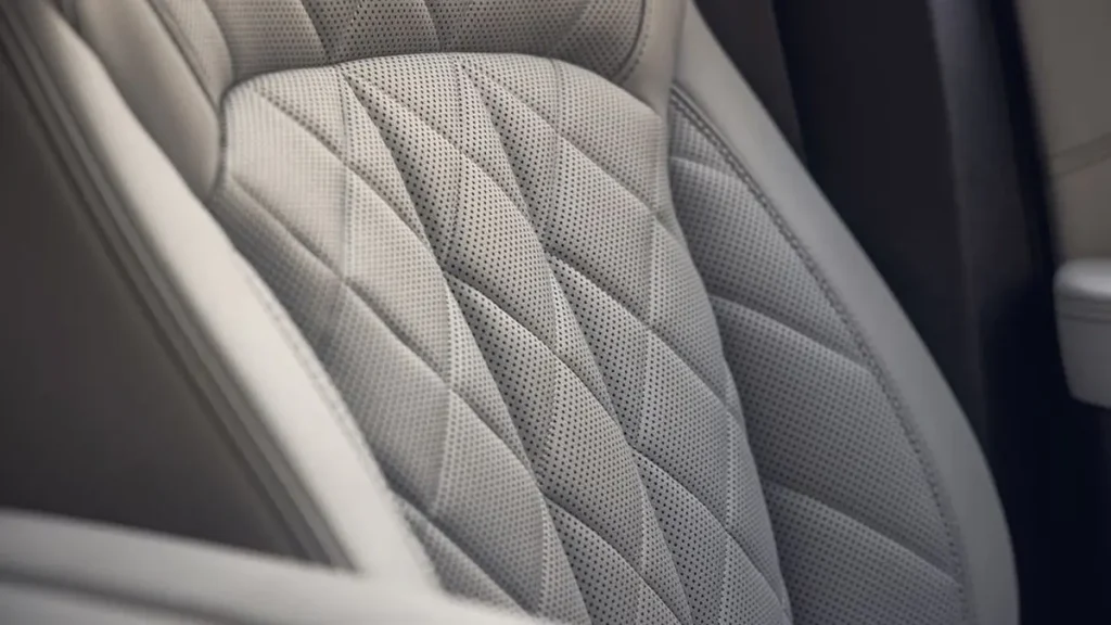 تصميم بي إم دبليو X5 2024 من الداخل 7