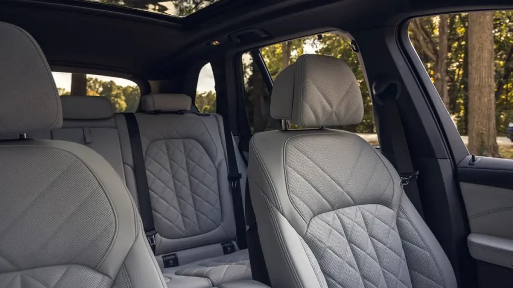 تصميم بي إم دبليو X5 2024 من الداخل 8