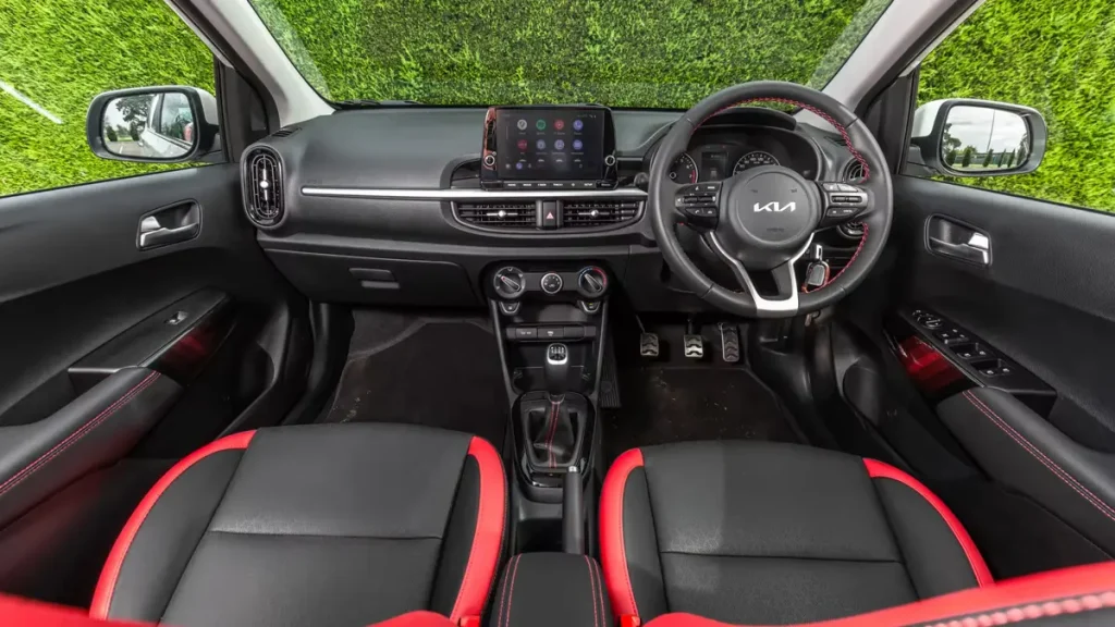 مواصفات سيارة كيا بيكانتو 2022 &ndash; تصميم داخلي فاخر ومريح