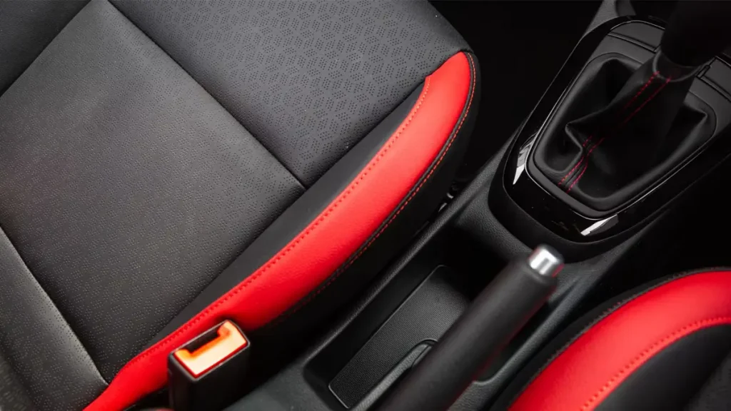 مواصفات سيارة كيا بيكانتو 2022 &ndash; إضاءة داخلية بتقنية LED