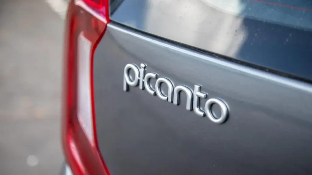 مواصفات سيارة كيا بيكانتو 2023 – واجهة أمامية بشخصية قوية