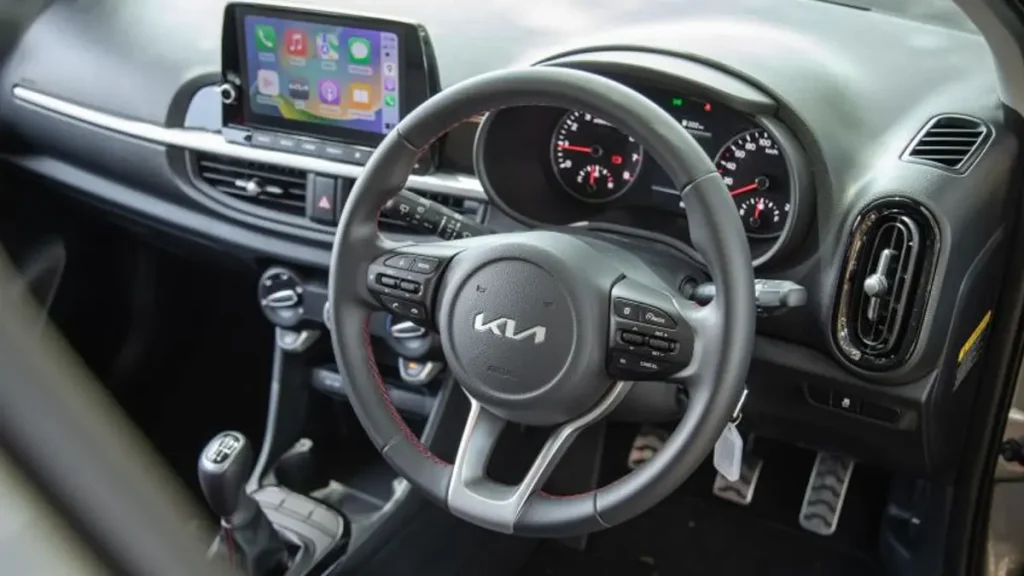 مواصفات سيارة كيا بيكانتو 2023 – إضاءة داخلية بتقنية LED