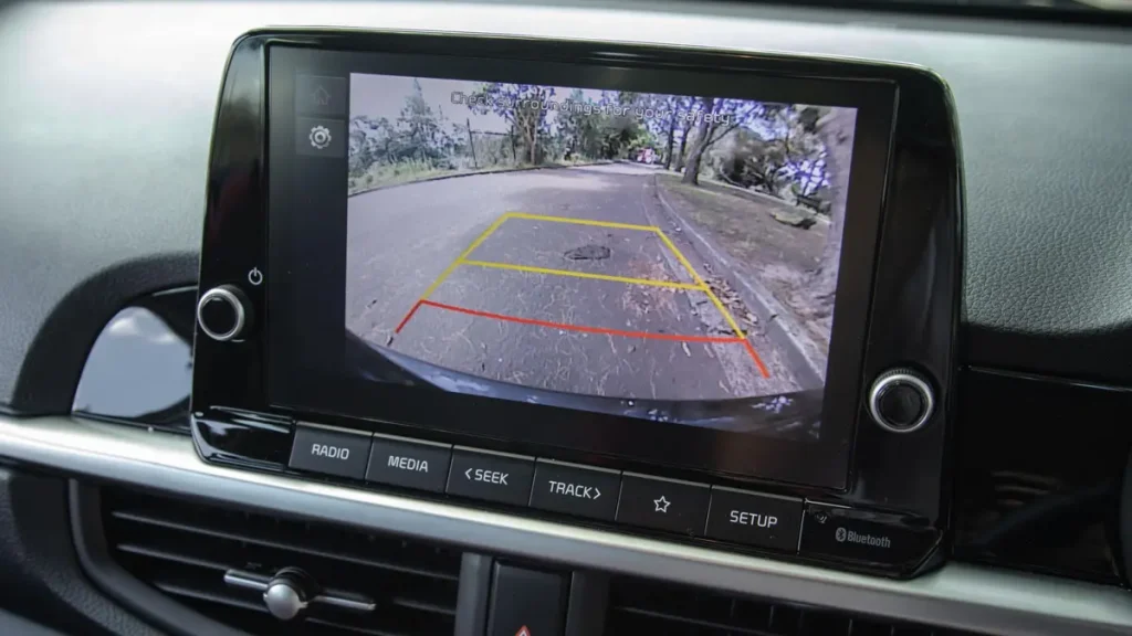 مواصفات سيارة كيا بيكانتو 2023 – تصميم داخلي فاخر ومريح