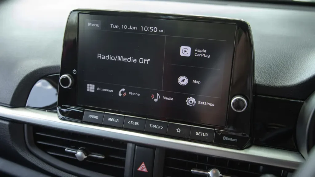 مواصفات سيارة كيا بيكانتو 2023 – مقصورة واسعة بتشطيبات راقية