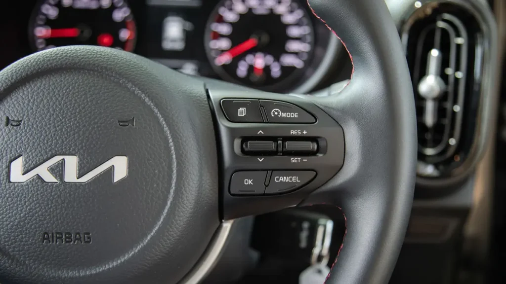 مواصفات سيارة كيا بيكانتو 2023 – لمسات داخلية بجودة بريميوم