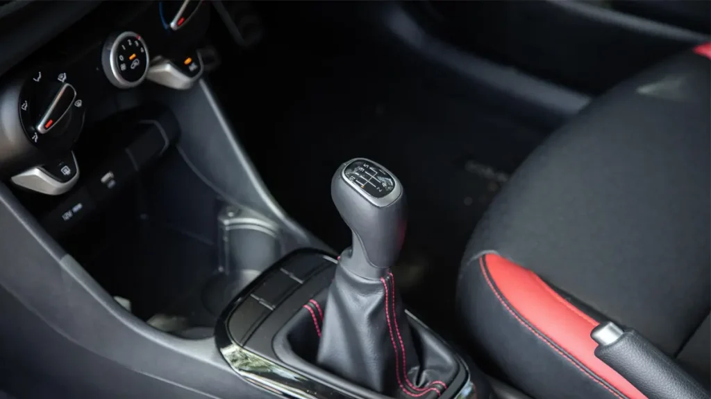 مواصفات سيارة كيا بيكانتو 2023 – تصميم مقصورة بلمسة عصرية