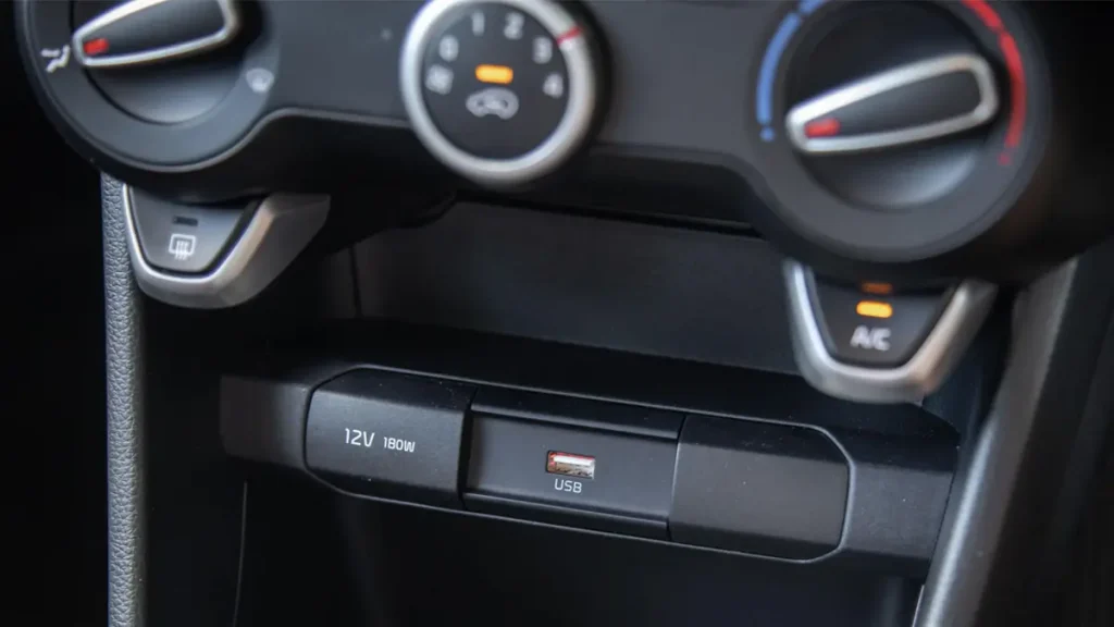 مواصفات سيارة كيا بيكانتو 2023 – خامات فاخرة في التشطيب الداخلي