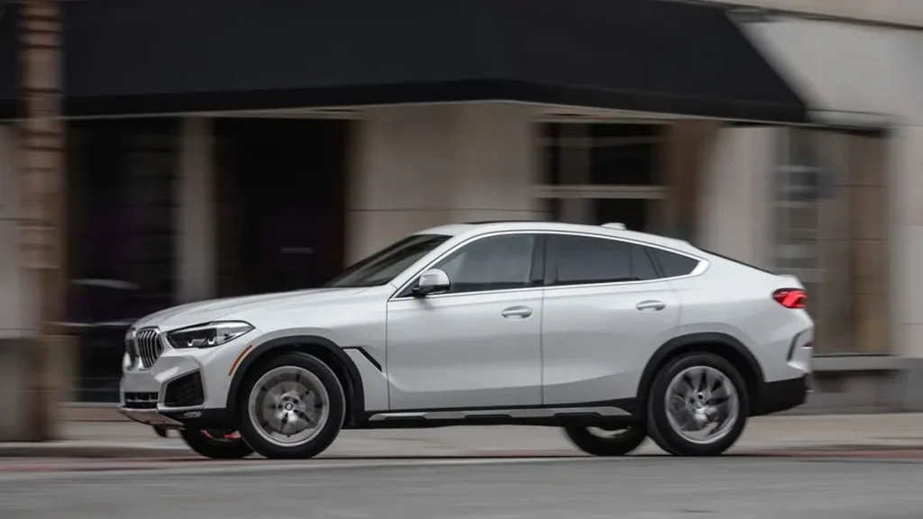 مواصفات سيارة بي إم دبليو X6 2022 – تصميم X6 من الخارج بزاوية مختلفة