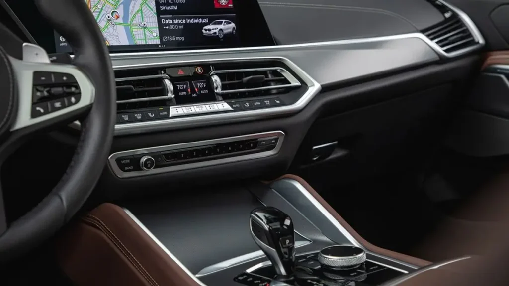 مواصفات سيارة بي إم دبليو X6 2022 – تصميم X6 من الداخل بجودة عالية