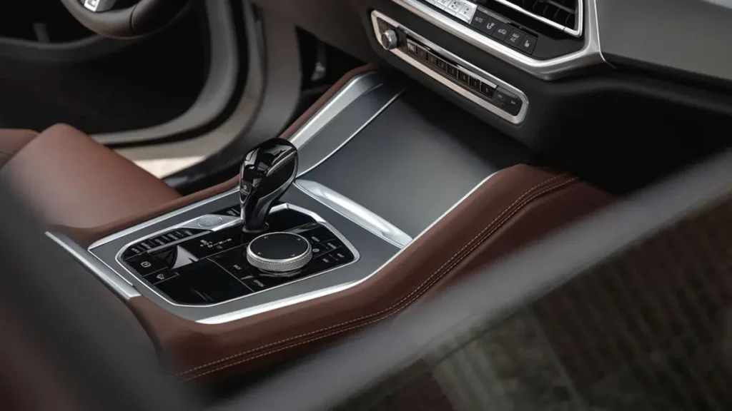 مواصفات سيارة بي إم دبليو X6 2022 – تصميم X6 من الداخل بزاوية مختلفة