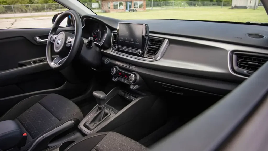 مواصفات سيارة كيا ريو 2022 &ndash; تصميم من الداخل بوضوح تام