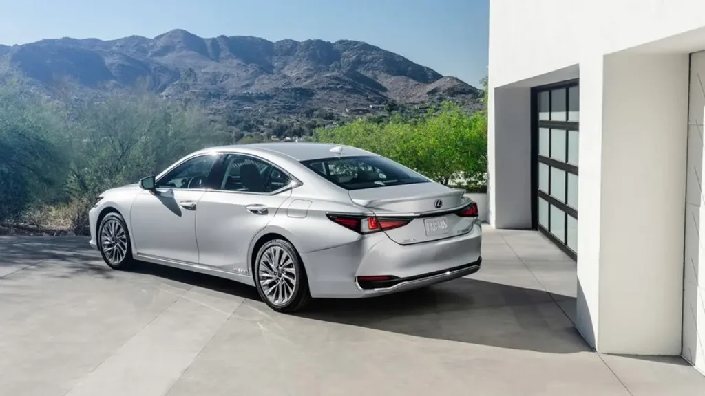 صور مواصفات سيارة لكزس ES 300 2023 – تصميم لكزس ES 300 2023 من الخارج (3) | السوق المفتوح