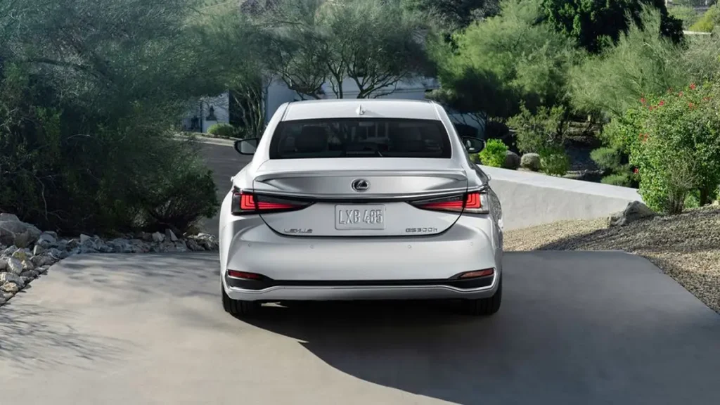 صور مواصفات سيارة لكزس ES 300 2023 – تصميم لكزس ES 300 2023 من الخارج (6) | السوق المفتوح