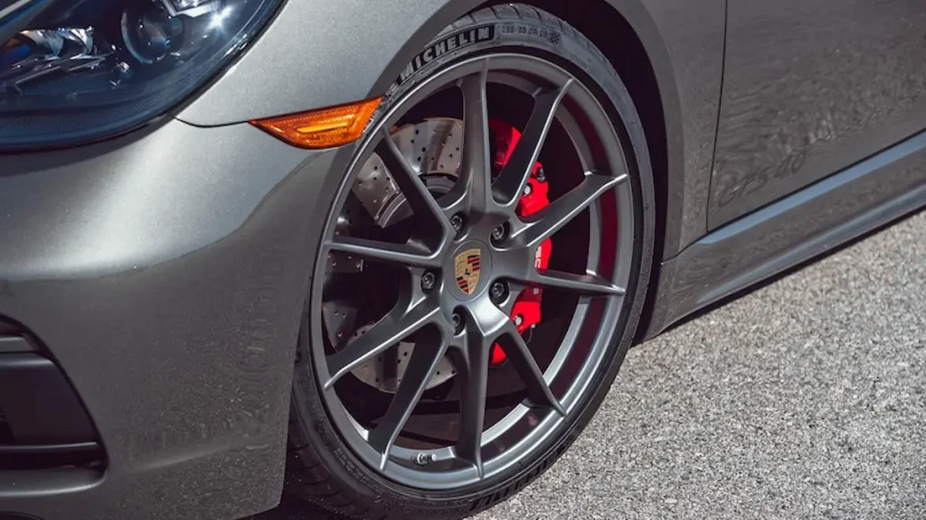 مواصفات سيارة بورش بوكستر 2022 – تصميم من الخارج من منظور مميز