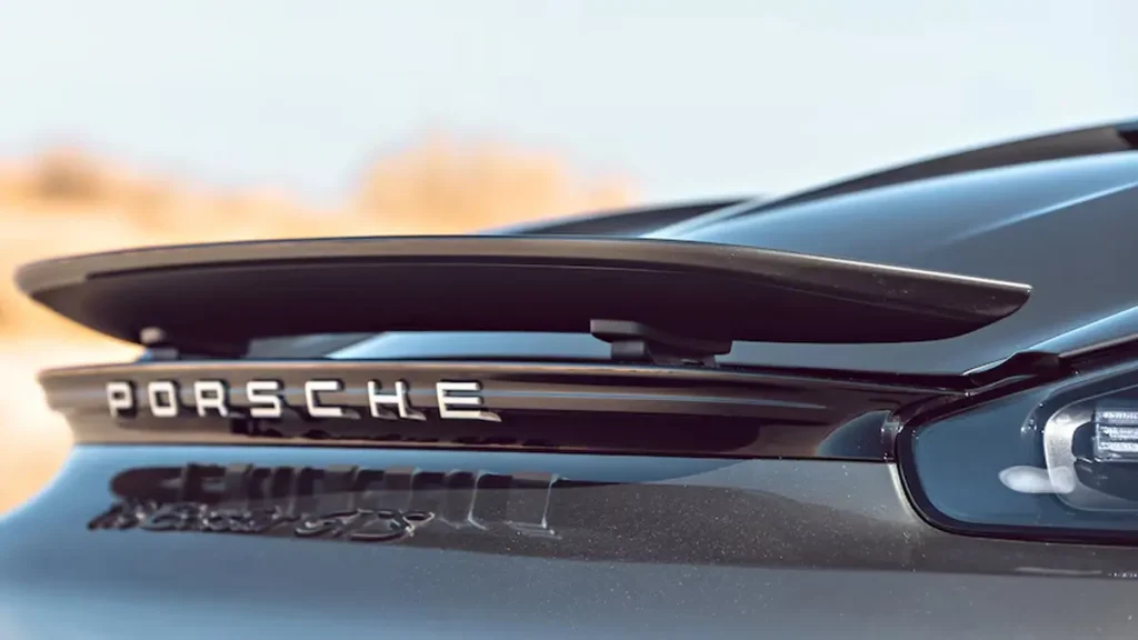 مواصفات سيارة بورش بوكستر 2022 – تصميم من الخارج بتفاصيل واضحة