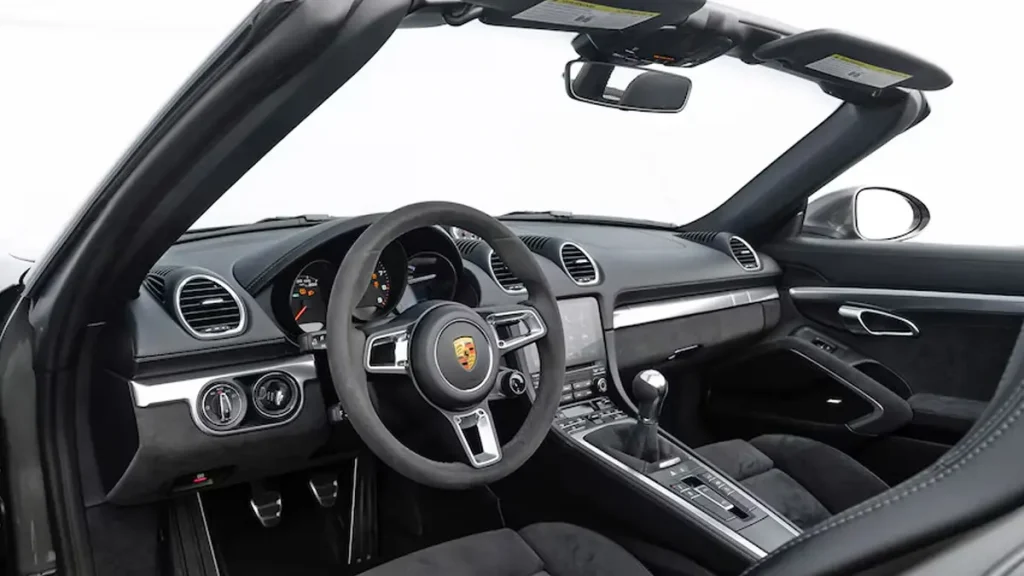 مواصفات سيارة بورش بوكستر 2022 – تصميم من الداخل بجودة عالية