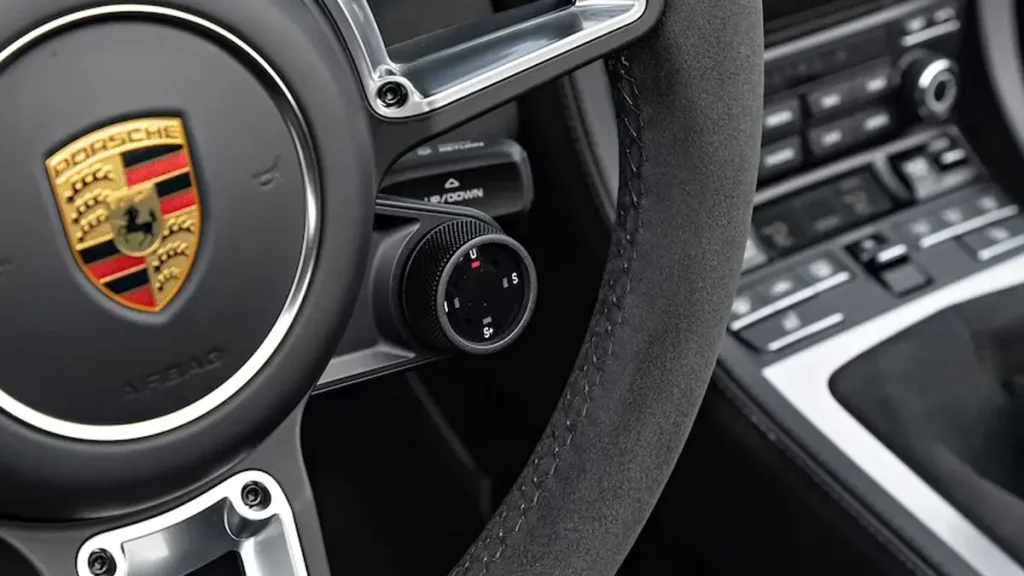 مواصفات سيارة بورش بوكستر 2022 – تصميم من الداخل بزاوية مختلفة