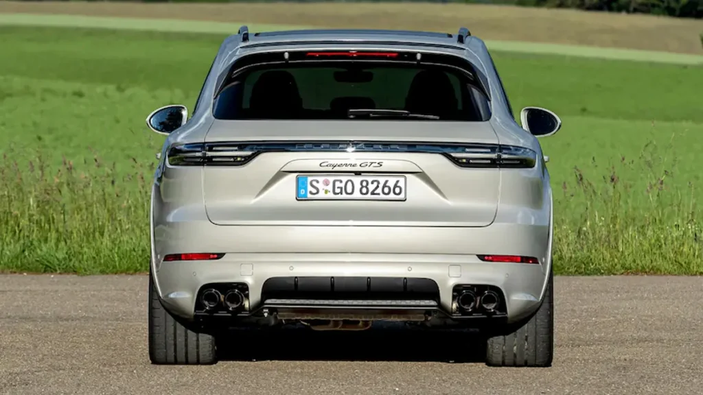 مواصفات سيارة بورش كايين 2022 – تصميم من الخارج بتفاصيل واضحة