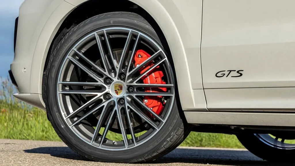 مواصفات سيارة بورش كايين 2022 – تصميم من الخارج بزاوية مختلفة