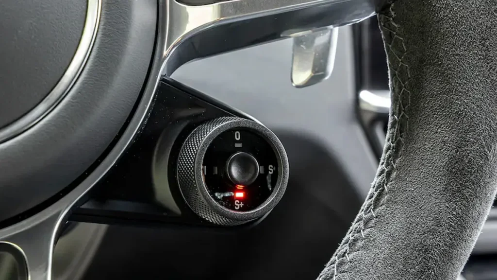 مواصفات سيارة بورش كايين 2022 – تصميم من الداخل بجودة عالية