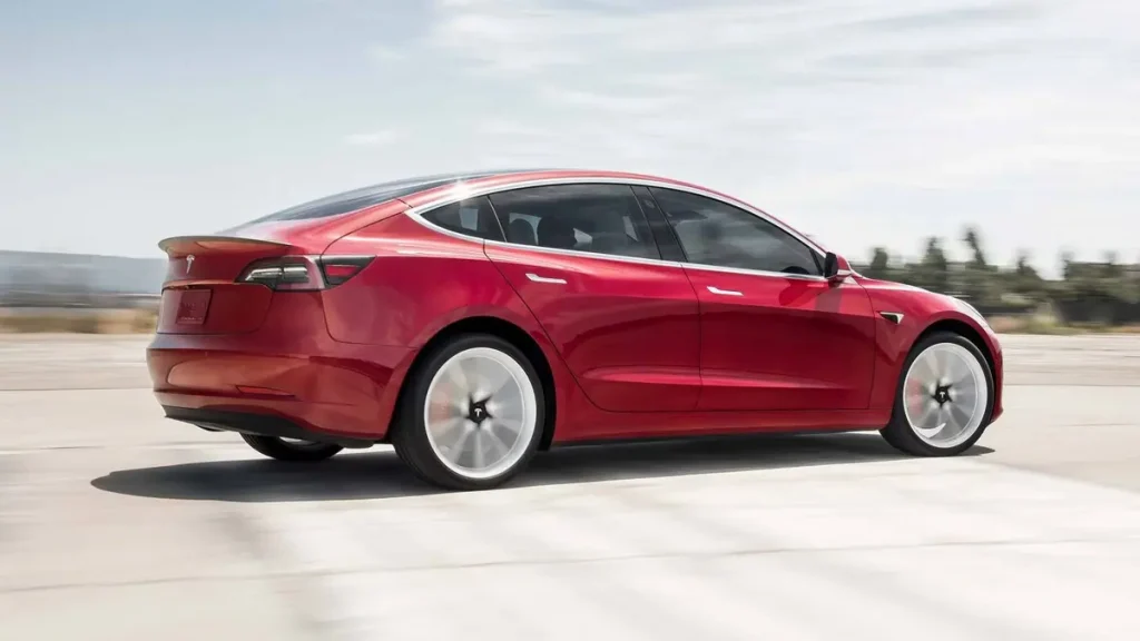 مواصفات سيارة تيسلا 3 2022 – تصميم خارجي جذاب وعصري