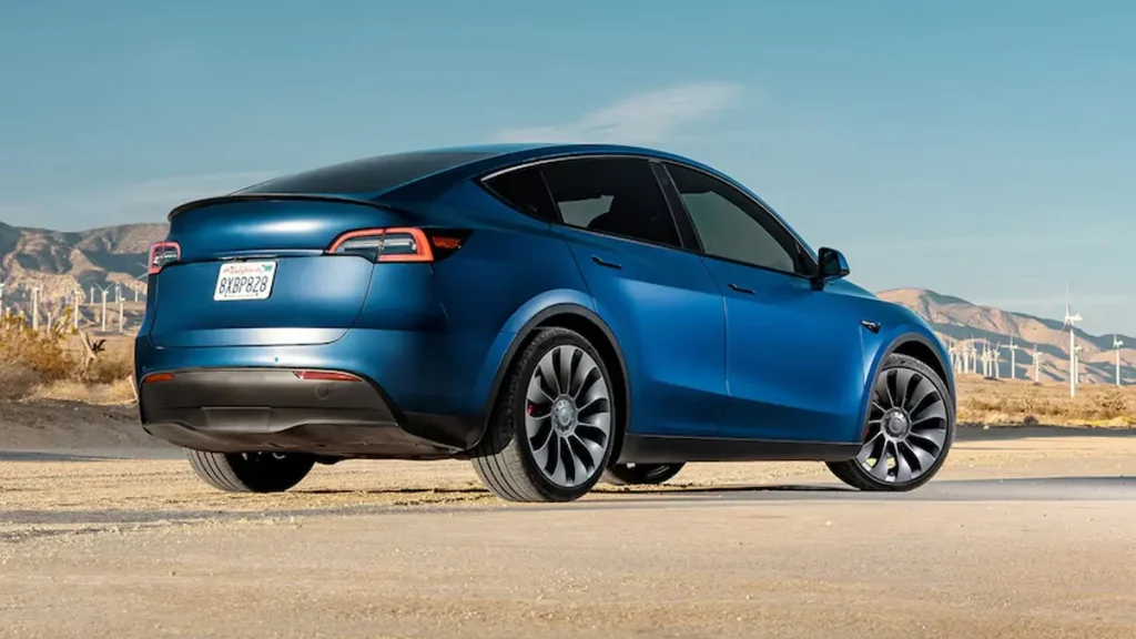 مواصفات سيارة تيسلا Y 2022 – تصميم Y من الخارج بتفاصيل واضحة