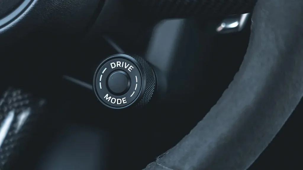 مواصفات سيارة بورش ماكان 2023 – من الداخل بجودة عالية