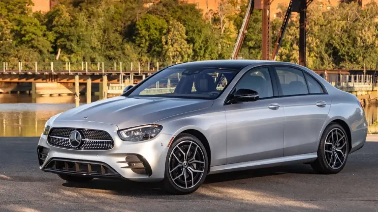 سعر سيارة مرسيدس إي كلاس 2022 في الأردن